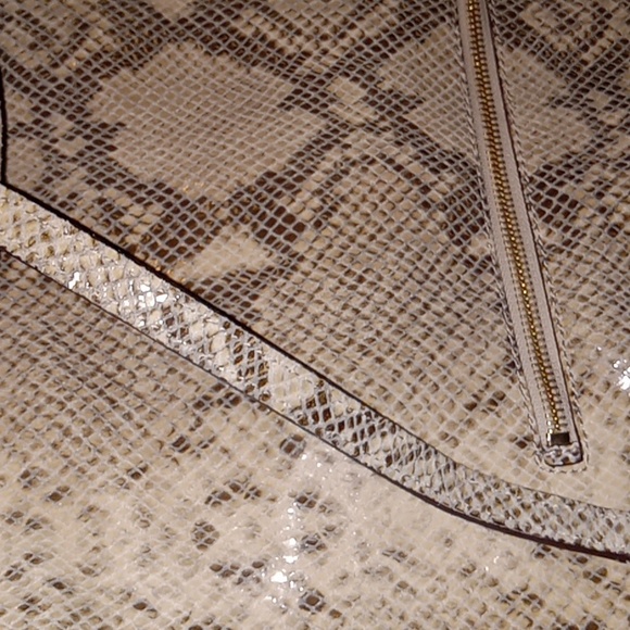 Handbag - Picture 3 of 11